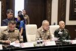 ท่าน(รษก.)นายกรัฐมนตรีฯ ภูมิธรรม เวชยชัย มาเป็นประธานในการแถลงข่าว  ที่ ทหาร/ตำรวจ/ฝ่ายปกครอง/ ร่วมกันทำตามนโยบายในการปราบ (ยาเสพติด) ได้ไล่ (จับยาไอซ์ 700 กิโลกรัม ที่ตำรวจตชด.ได้)นำมาแถลงข่าว  โดยมีท่าน พล.ต.ท. กฤตธาพล   ยี่สาคร (ผบ.ภ.5.)พร้อมด้วยท่าน (